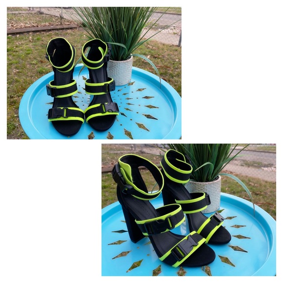 ✨Lime and Black Sandro Heels✨ - Picture 1 of 2